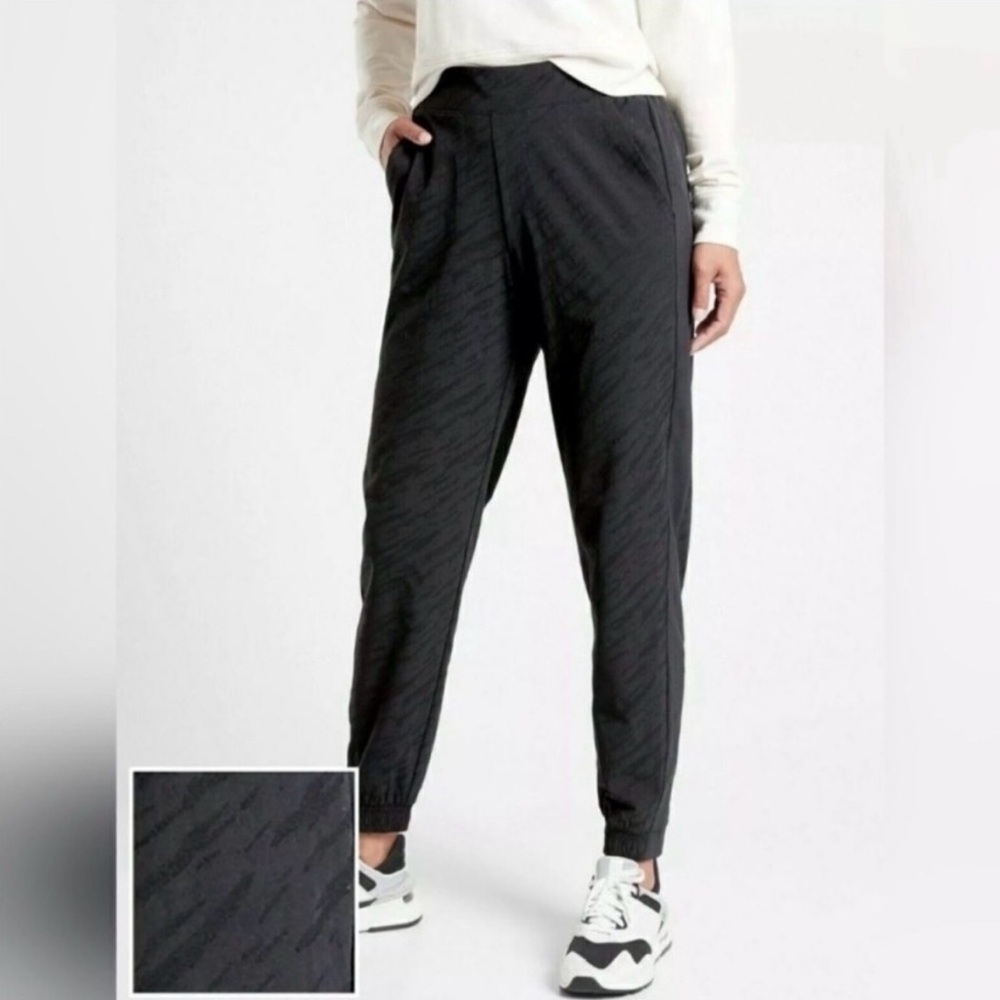 Athleta Brooklyn Textured Jogger Black Athleisure Casual Neutral Pants Size 4